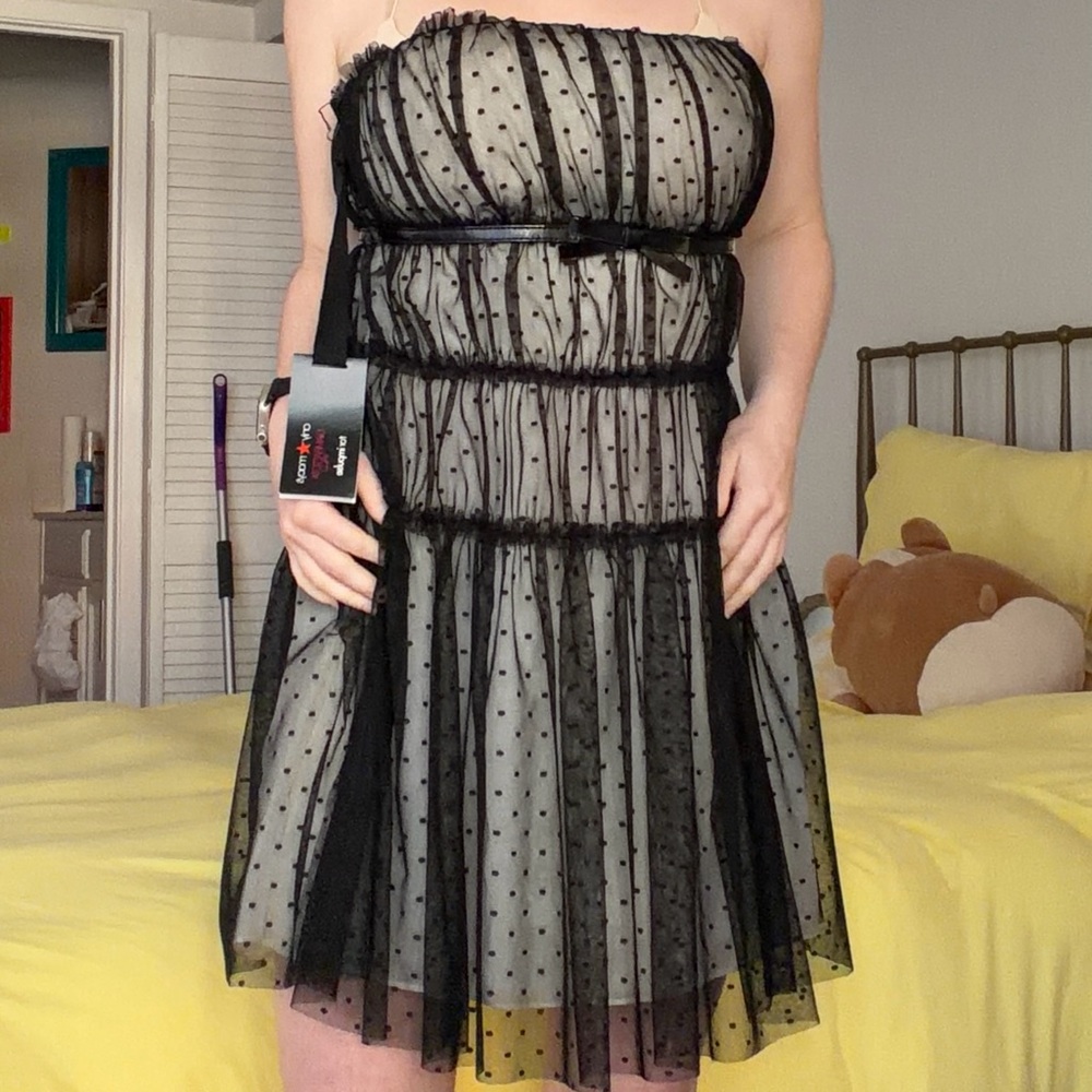 Elegant Black Strapless Mini Dress